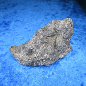 Nuummiitti 147g 70x50x40mm sis biotiitti, kordieriitti Hi133 