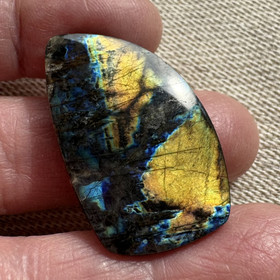 Spektroliitti kapussi. Ylämaa KSP32