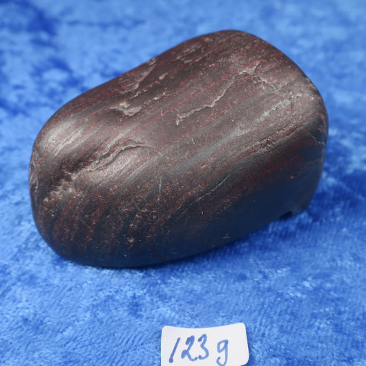 Jaspiliitti 123g 52x33x30mm hiottu, sahattu 1 sivu