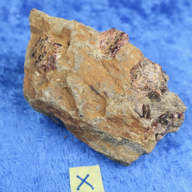 Almandiini granaatti  51g 50x30x25mmNappikallio Hi184x