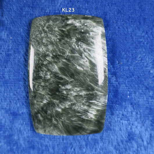 Kapussi serafiniitti klinokloori suorakaide KL23