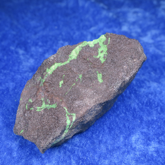 Uvaroviitti raaka  146g 70x35x25mm Outokumpu Suomi Hi87ö1