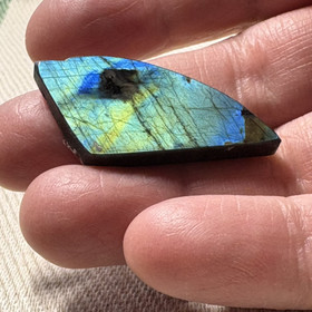 Spektroliitti kapussi. Ylämaa KSP5