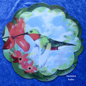 Mobile 3D kolibri ja kristallit spiraalissa