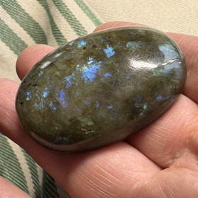 Labradoriitti kapussi 52x36x14,5mm KL6