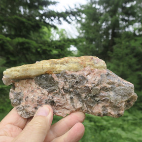 Pegmatiitti berylli ym 570g Suomi Hi95-34