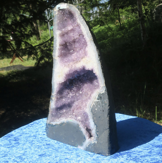 Ametistigeodi iso 11,25kg sisustuskivi,2-kideonkaloa 