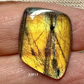 Spektroliitti kapussi. Ylämaa KSP13