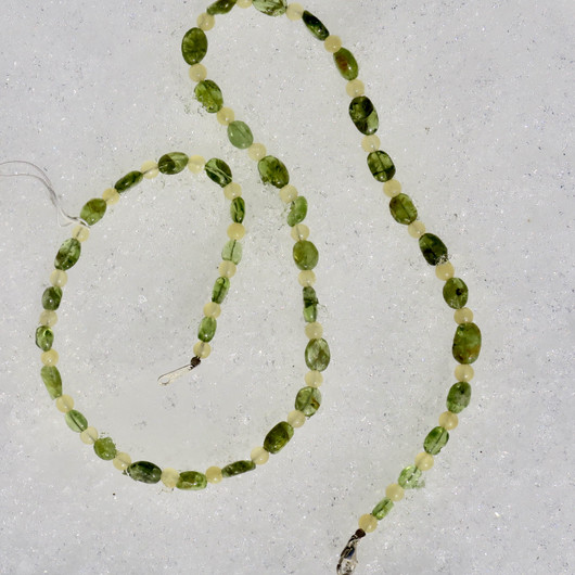 Helmet vihreä peridootti ja keltainen kalsiitti 47cm Olive5