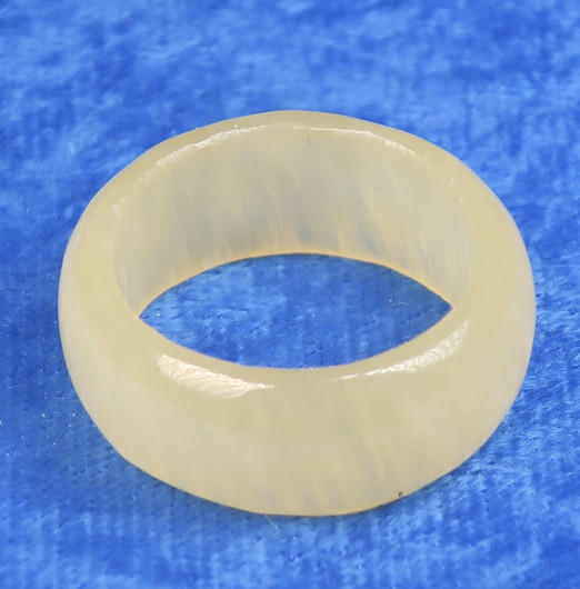 Kivisormus keltainen kalsiitti leveys 8mm, 20.5mm