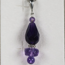 Riipus ametistipisara viistehiottu zirkonikoristein. VIVIANpisara2