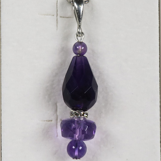 Riipus ametistipisara viistehiottu zirkonikoristein. VIVIANpisara2