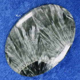 Kapussi serafiniitti klinokloori ovaali KL4
