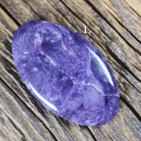 Kapussi tsharoiitti ovaali helmiäistsharoiitti 32x19mm nro1