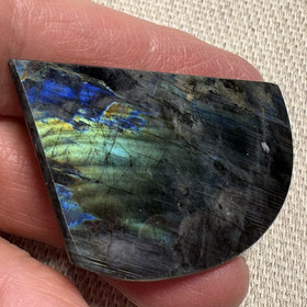 Spektroliitti kapussi. Ylämaa KSP16