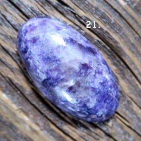 Kapussi tsharoiitti 33,5x18mm helmiäistsharoiitti nro21