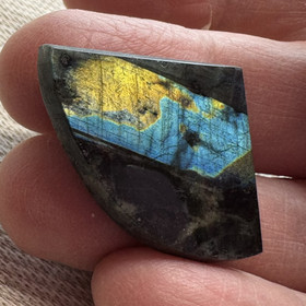 Spektroliitti kapussi. Ylämaa KSP64