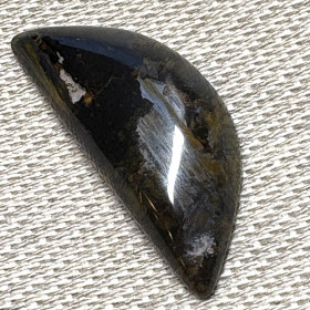 Kapussi pietersiitti cabochon wB5