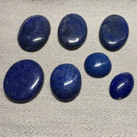  Kapussi lapis latsuli cabochon. Valitse koko