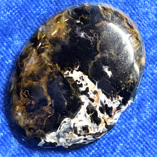 Kapussi pietersiitti, iso cabochon w58
