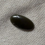 Kapussi nefriitti tummanvihreä ovaali cabochon