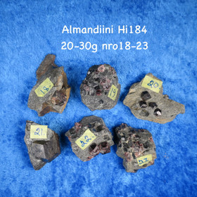 Almandiini granaatti raaka 20-30g nro18-23 Nappikallio Hi184. Valitse