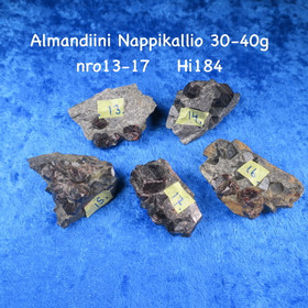 Almandiini granaatti raaka 30-40g nro13-17 Nappikallio Hi184 Valitse