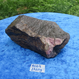 Rodoniitti 3720g raakakivi. Vittinki Suomi ROD4