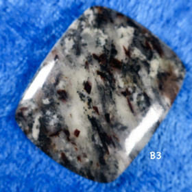 Kapussi astrofylliitti suorakaide  B3 / B6 valitse