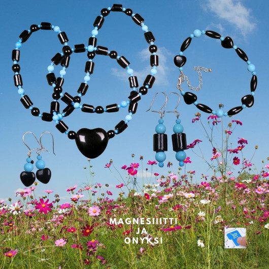 Helmet musta onyksi ja turkoosivärjätty magnesiitti 80cm onyx2