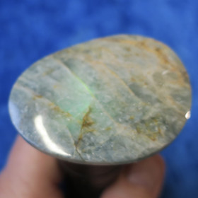 Apatiitti hiottu sinivihreä taskukivi nro5
