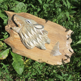 Seinäkoriste  SUSI puulle veistetty