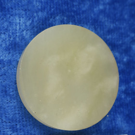 Nefriitti kapussiaihio pyöreä, vaalea 27mm