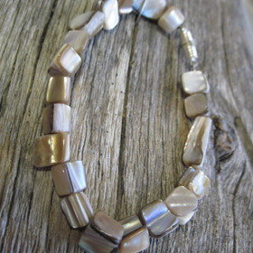 Rannekoru simpukka, beige. Valitse koko