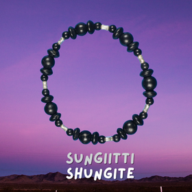 Rannekoru sungiitti hopeakoristein 18cm