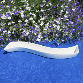 Lautanen 36cm pitkä, kapea aaltomainen