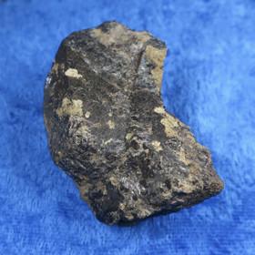 Magnetiitti raakakivi 97g 53x30x25mm. Suomi nro Hi41D
