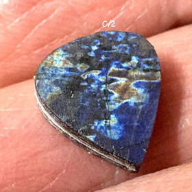 Spektroliitti kapussi hiomaton pisara. Ylämaa. Valitse C-1,2,3