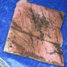 Rodoniitti siivu kookas 110x100x8mm Hi140 