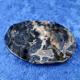 Kapussi pietersiitti, iso cabochon w59
