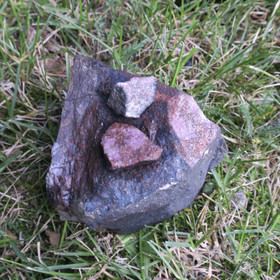 Rodoniitti raaka 1,5kg Vittinki Suomi Hi140R