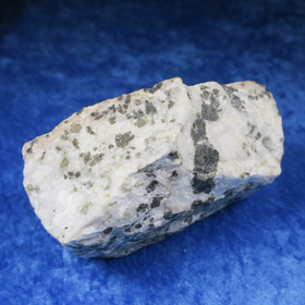 Kalsiitti, pargasiitti ym 424g 95x60x45mm  Parainen Hi75a 