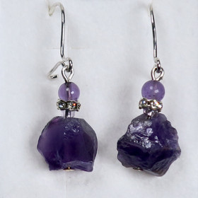 Korvakorut ametisti tumma raaka ja 4mm zirkonikoristein. QUEEN5