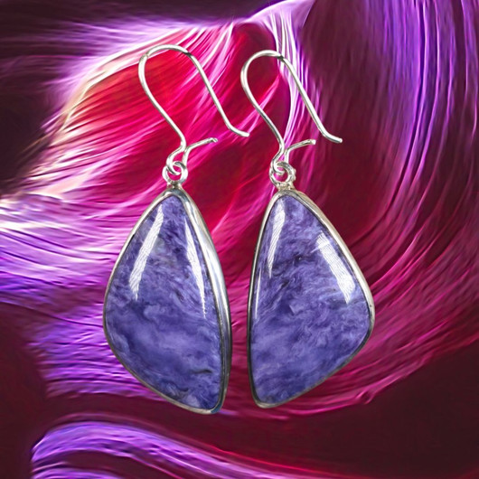 Hopeakorvakorut tsharoiitti kolmikulmaiset, kookkaat FXK