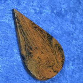 Kapussi pietersiitti pisara, pituus 49mm cabochon