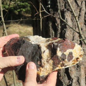 Jaspisbreksia raaka 3257g Kittilä Suomi  Hi22v