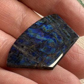 Spektroliitti kapussi. Ylämaa KSP36