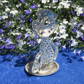 Koruteline korvakoruille ja sormuksille, kissan mallinen