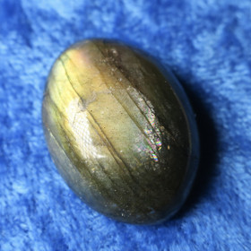 Labradoriitti kapussi 29x21x9mm KL2