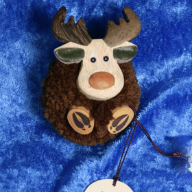 Magneetti PORO pompom puuta ja ruskea pehmeä lankatupsu